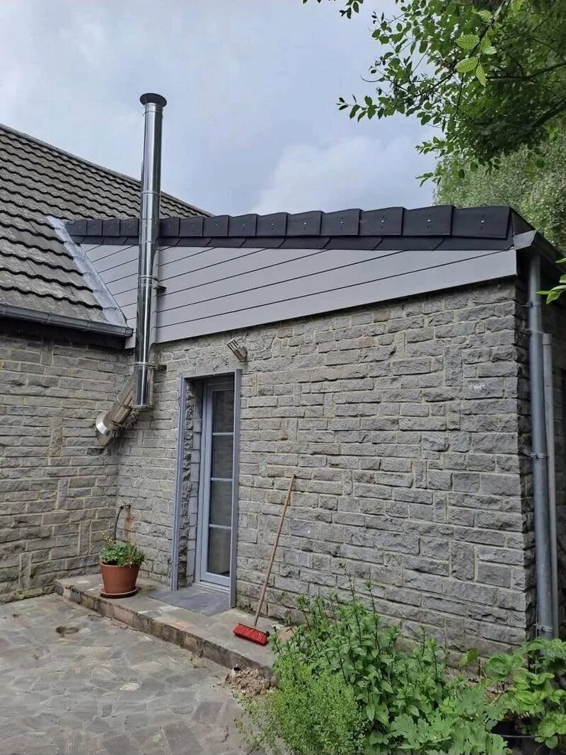 Bardage en bois — Toiture à À COMPLÉTER, chantier ID Bois